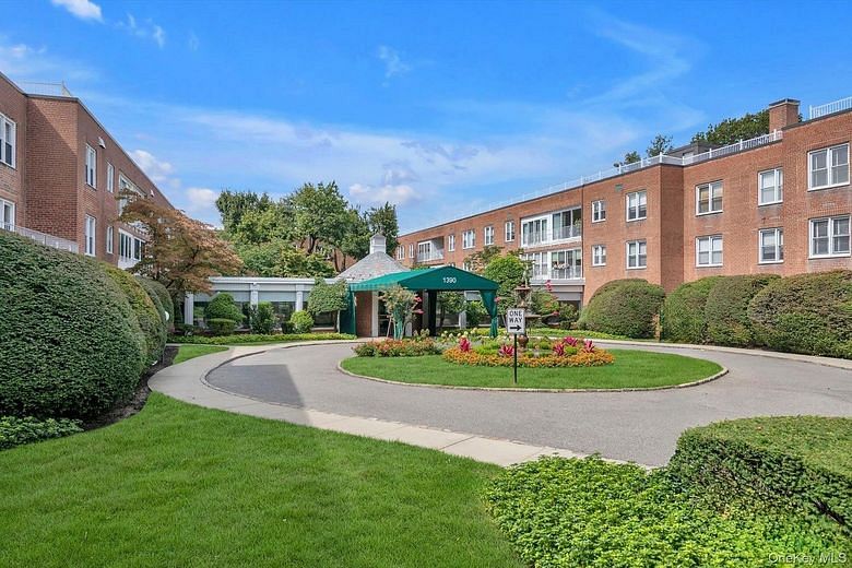 1390 Broadway Ave #119