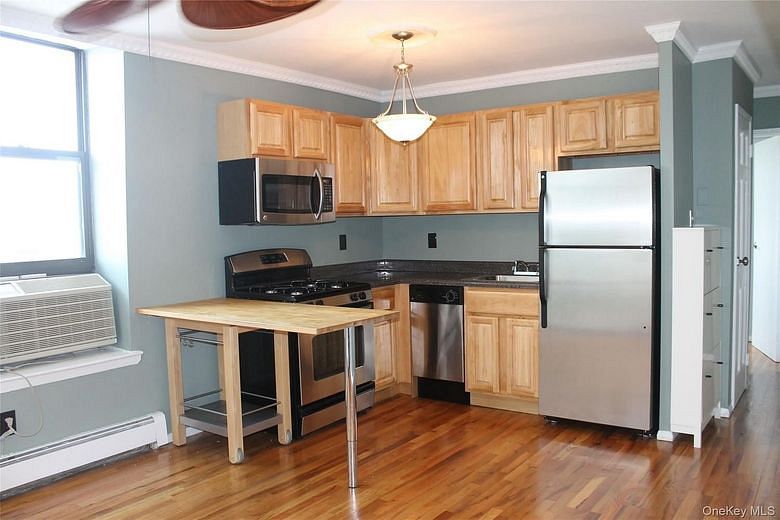 14-23 31 Avenue #4C