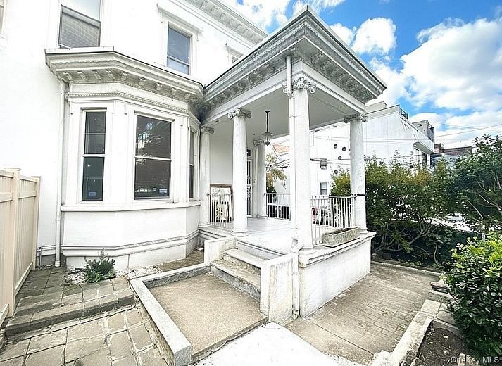 14-28 Astoria Park S