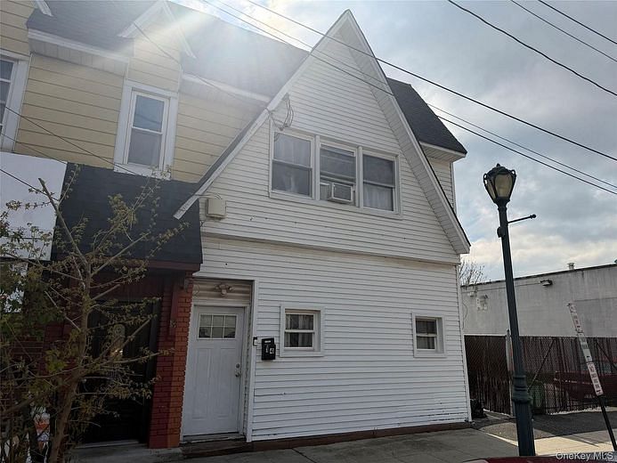 14 Davison Plaza