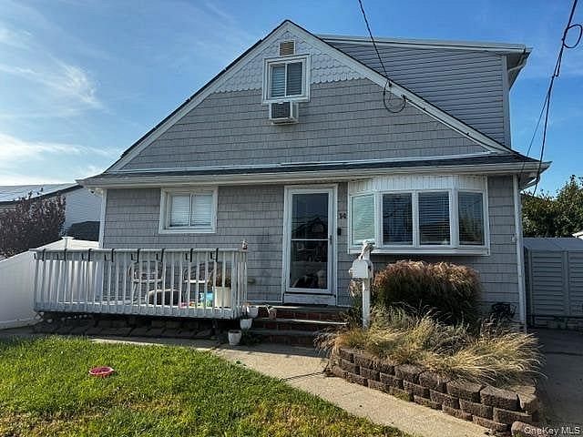 14 E Seacrest Avenue