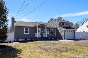 Image 1 of 22 for 14 Elmtree Lane in Long Island, South Huntington, NY, 11746