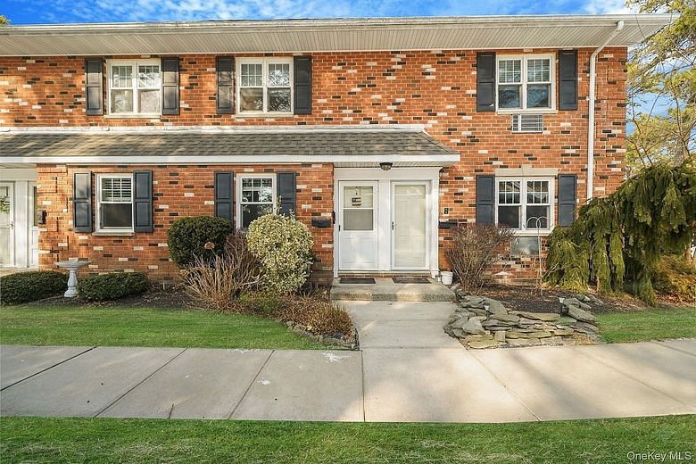 14 Glen Hollow Drive #E2