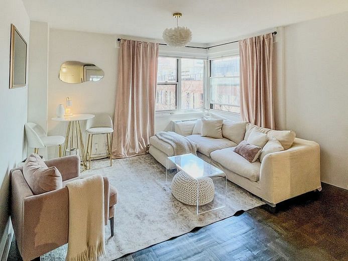 14 Horatio Street #9A