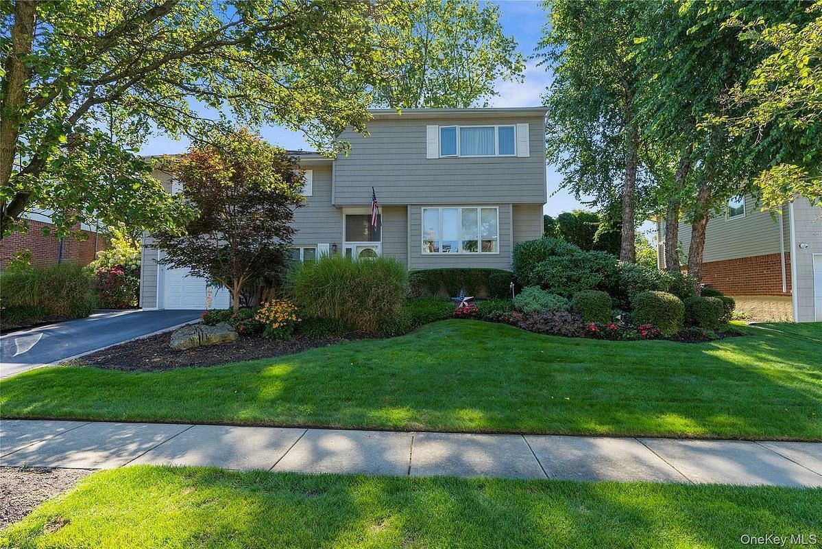 Image 1 of 29 for 14 Jane Drive in Long Island, Oyster Bay, NY, 11804