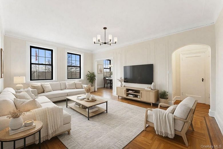 14 N Chatsworth Avenue #4M