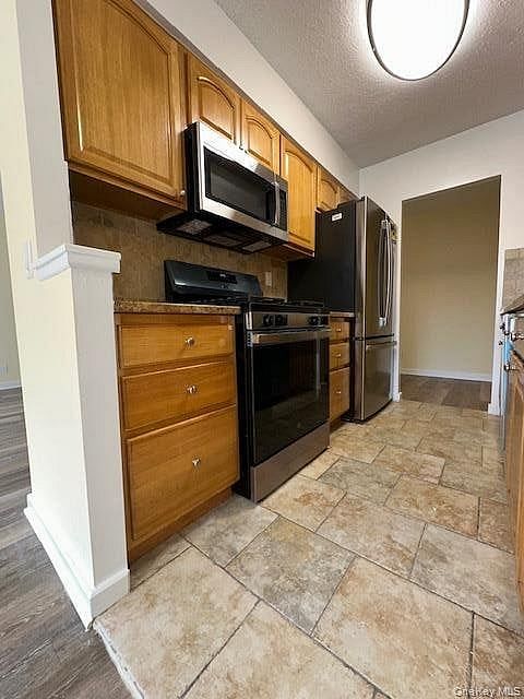 14 Nosband Avenue #1j