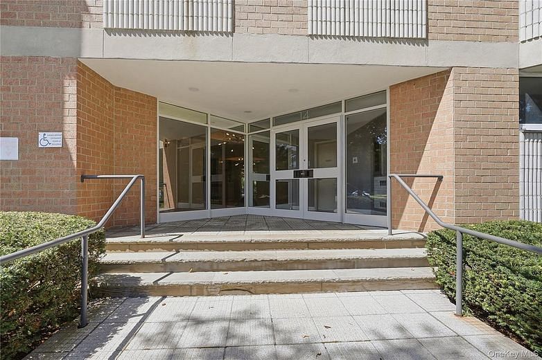 14 Nosband Avenue #3K