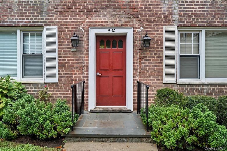 14 Soundview Avenue #12