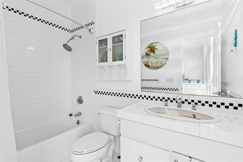 14 South Country Road