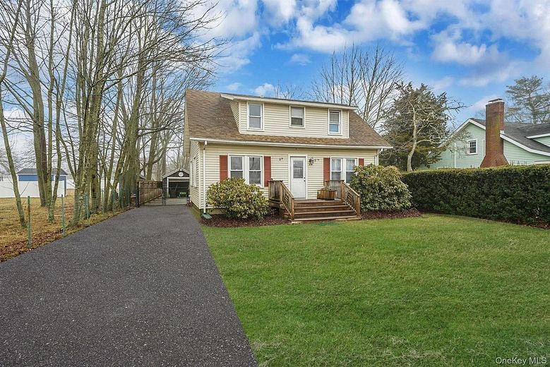14 Tuttle Avenue