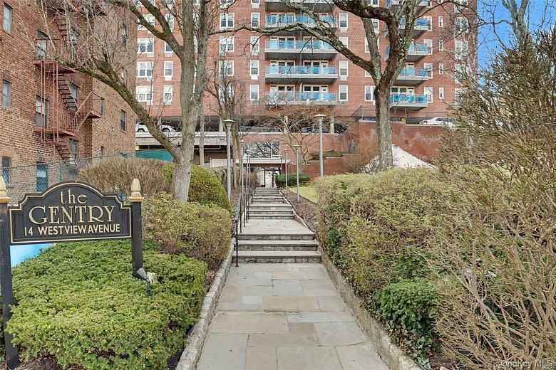 14 Westview Avenue #701