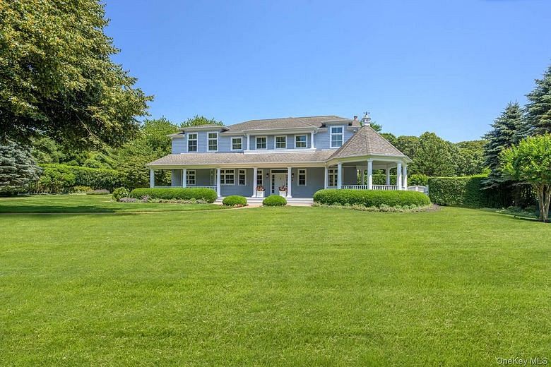 14 Wood Edge Court