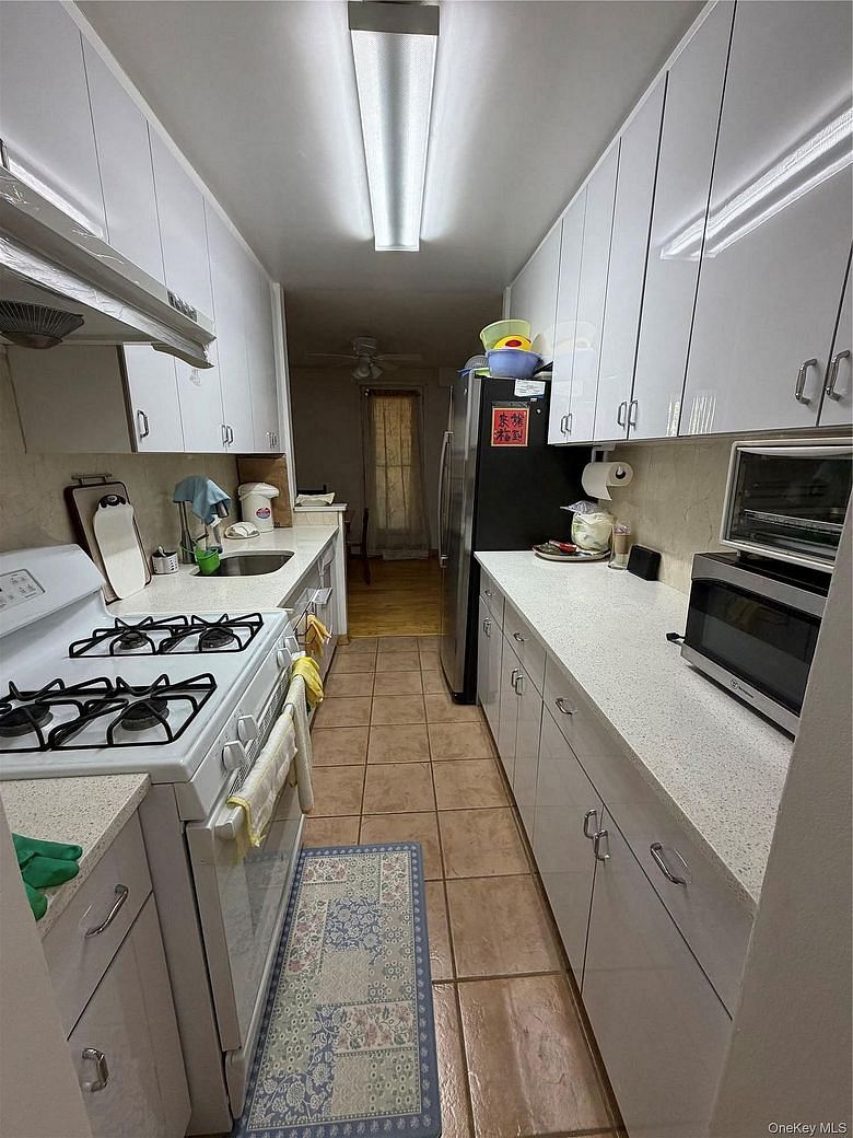 140-55 34 Avenue #4R