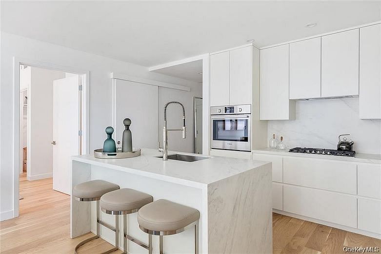 140 Boardwalk #409 B