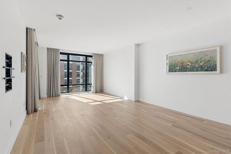 140 Boardwalk #905