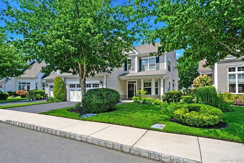 140 Chopin Place