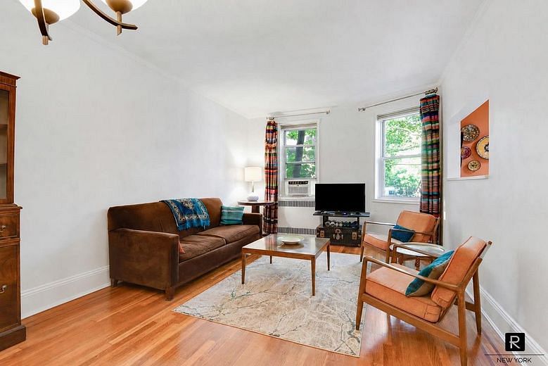 140 East 2nd Street #2O