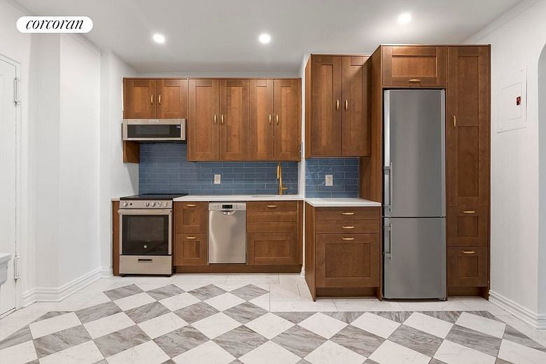 140 East 2nd Street #4R