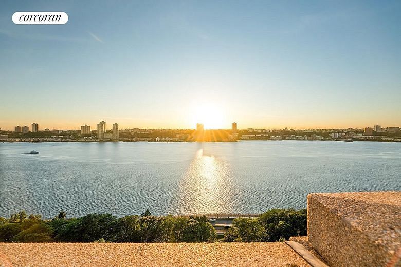 140 Riverside Drive #19HO