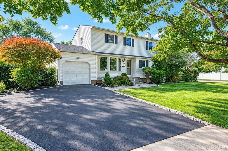 1400 Wave Avenue