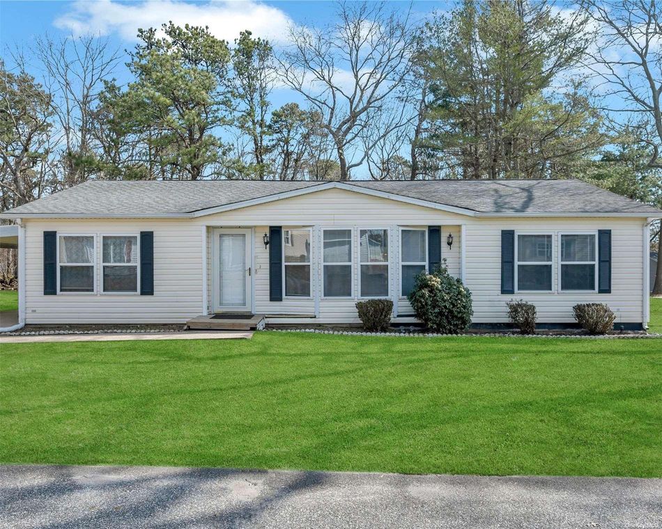 Image 1 of 25 for 1407-122 Middle Road #122 in Long Island, Calverton, NY, 11933