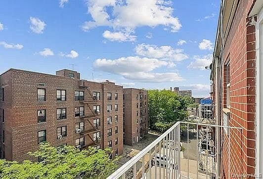 141-04 Pershing Crescent