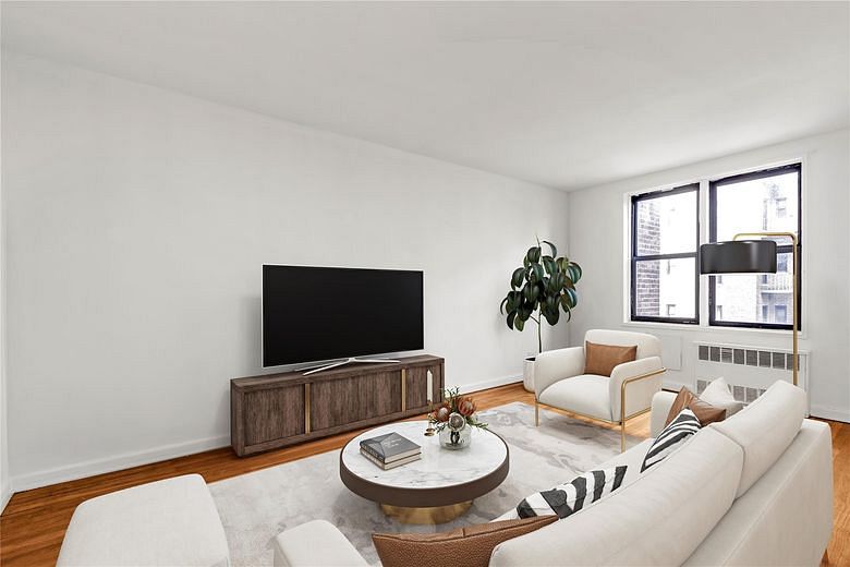 141-05 Pershing Crescent #210