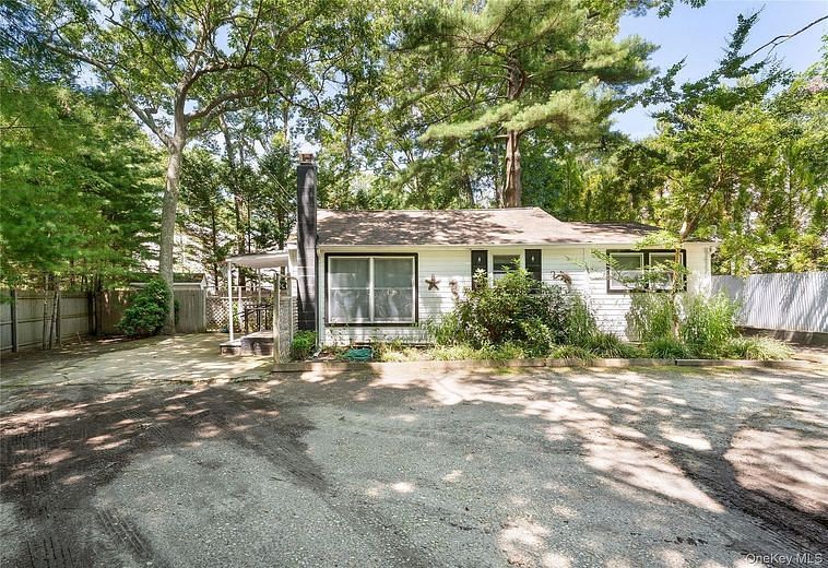 141 W Neck Road
