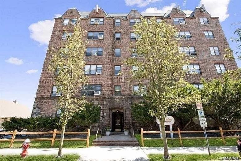 141 Wyckoff Place #4A