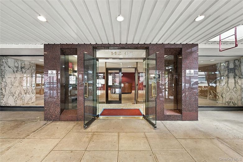 142-05 Roosevelt Avenue #206