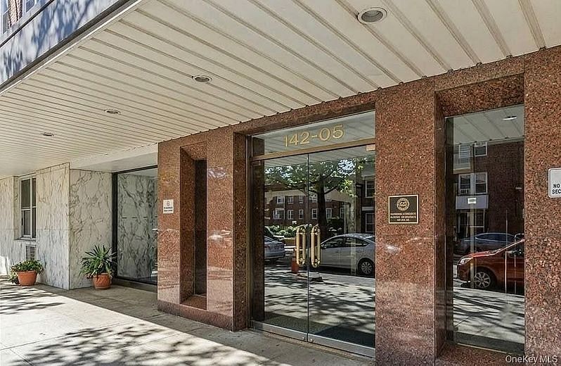 142-05 Roosevelt Avenue #415