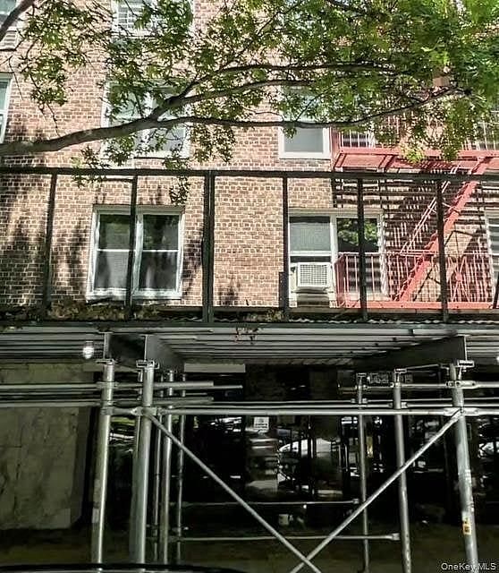 142-05 Roosevelt Avenue #415