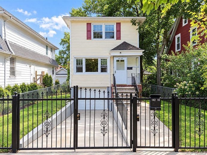 142-10 Oak Avenue