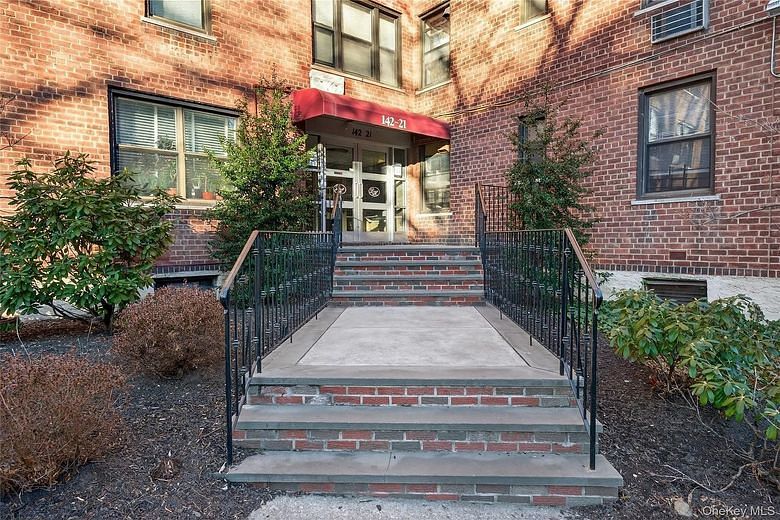 142-21 26th Street #5D