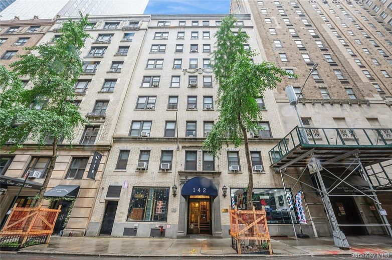 142 E 49th Street #4C