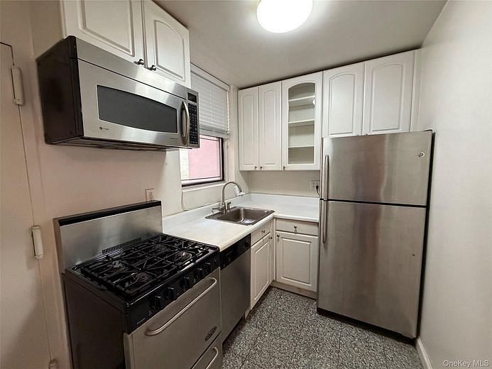 142 E 49th Street #5B