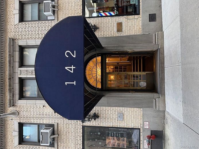142 E 49th Street #8A