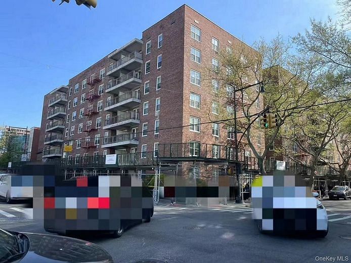 14205 Roosevelt Avenue #611