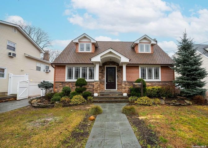 Image 1 of 31 for 1421 Meadowbrook Road in Long Island, Merrick, NY, 11566
