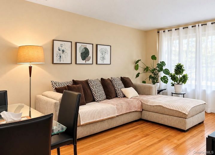 14215 Franklin Ave #2D