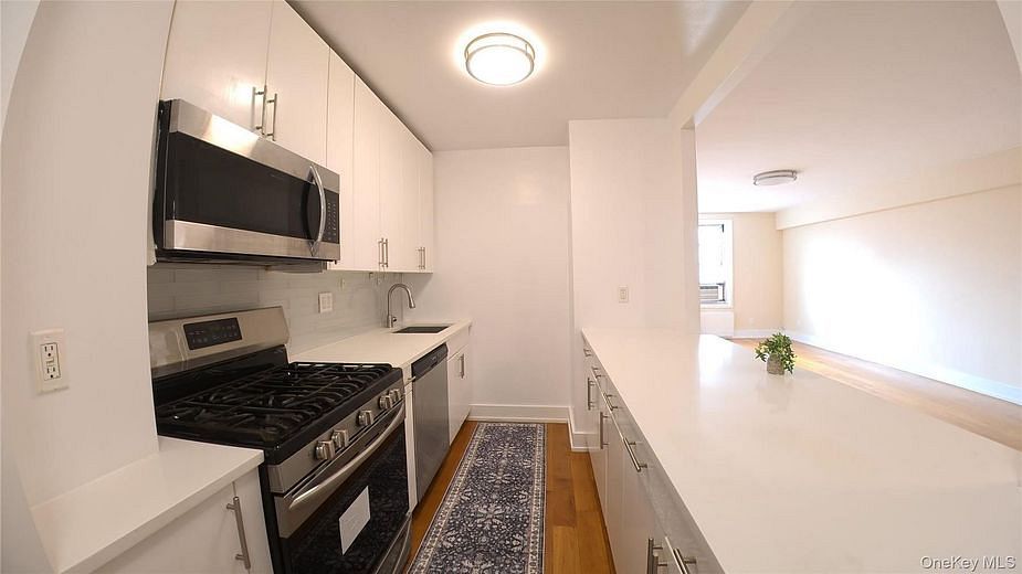 14220 Franklin Avenue #7F