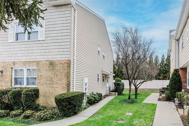 1425 Jerusalem Ave. #7