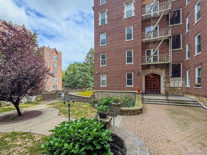 1428 Midland Avenue #3H