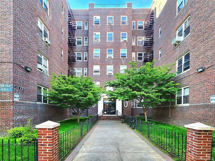 143-07 Sanford Avenue #1K