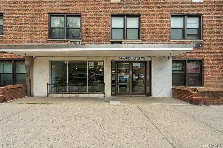143-30 Roosevelt Avenue #3L