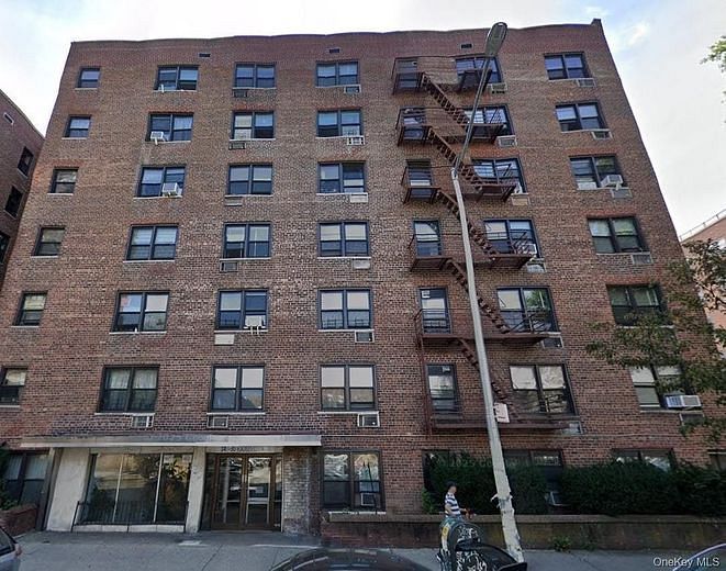 143-30 Roosevelt Avenue #4J