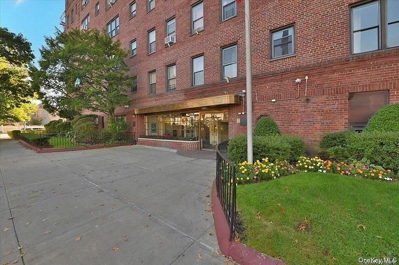 143-50 Hoover Avenue #416