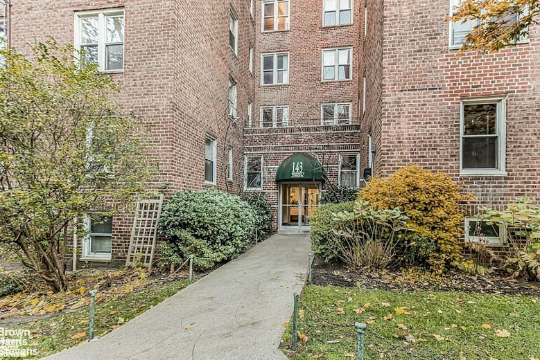 143 Bennett Avenue #4J