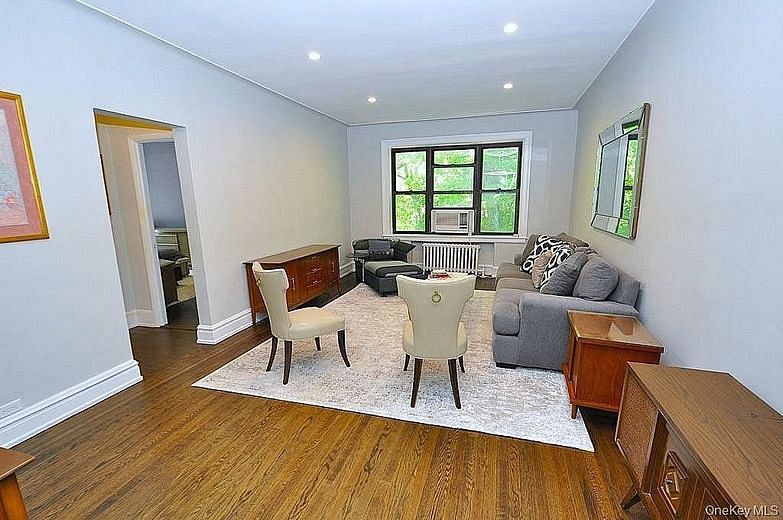 143 Garth Road #4P